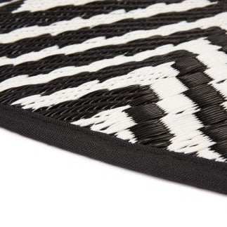Olympia Black and White Recycled Plastic Round Outdoor Rug - Fab Habitat , Recycled Plastic Rugs & Mats,