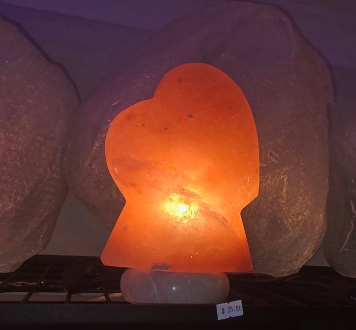 Small loveheart salt lamp